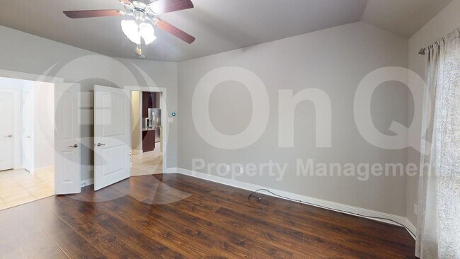 Building Photo - 15605 Leadenhall St