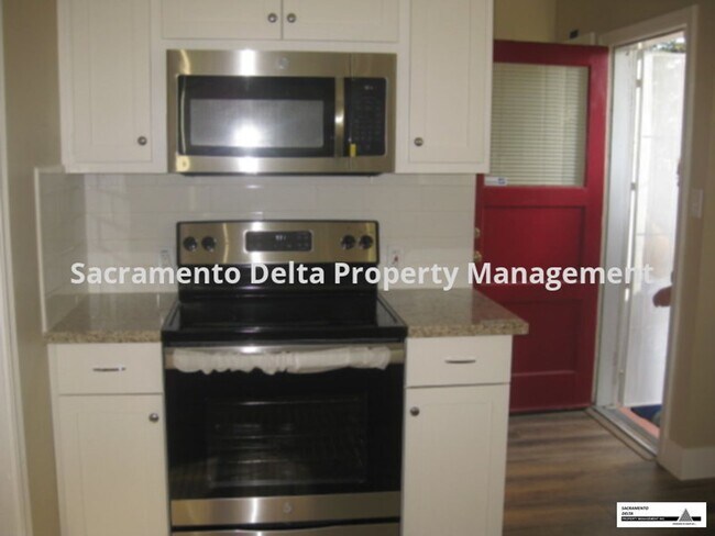 Building Photo - Wonderful 2 Bedroom Home Close to US Davis Med Center