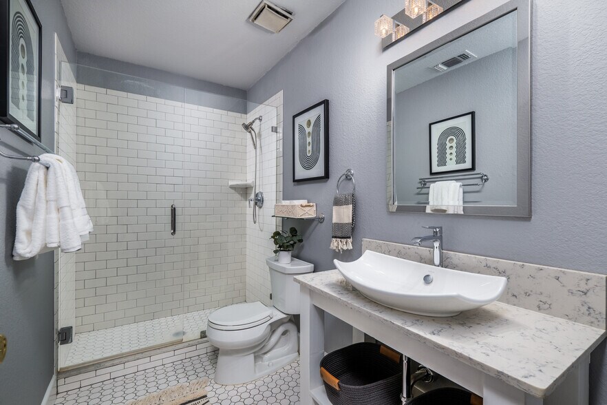 Building Photo - 1202 Kaseberg Cir