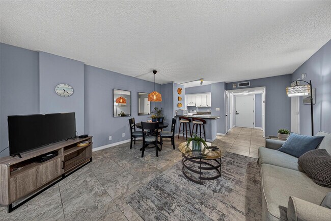 Building Photo - 209 N Fort Lauderdale Beach Blvd