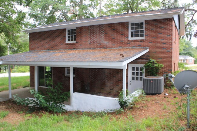 Building Photo - 3328 Vaucluse Rd