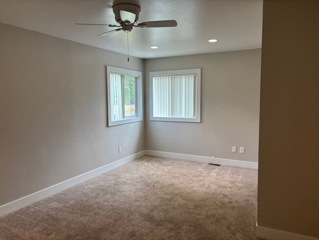 Building Photo - Charming Updated Home Near Fernan Lake & D...