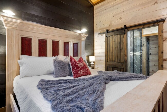 Building Photo - 222 Lost Creek Trl