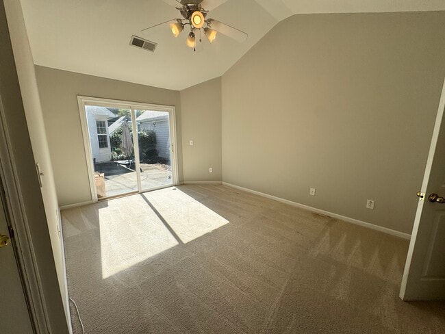 Building Photo - 1409 Cottage Dr NW