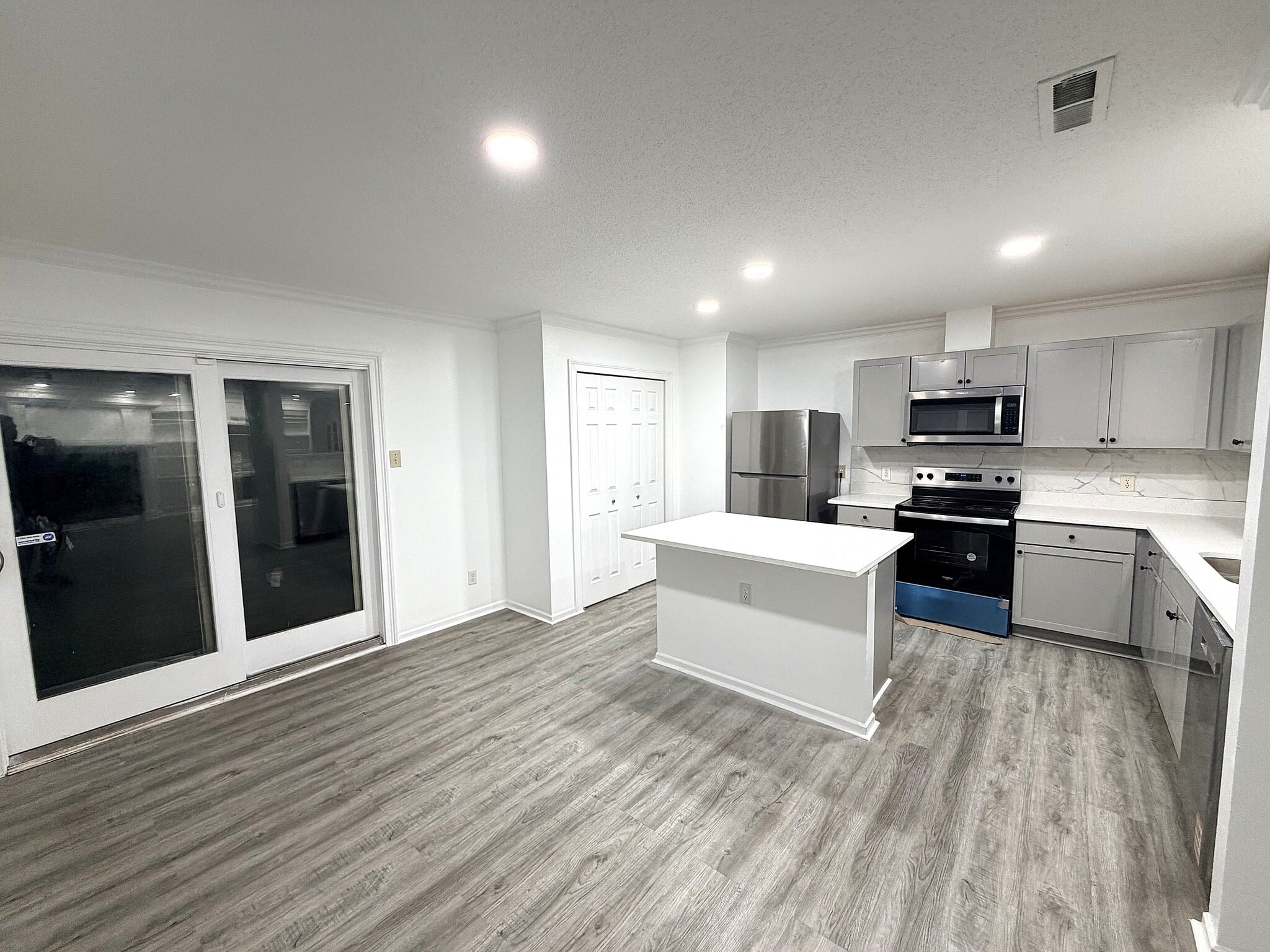 Building Photo - 10882 Emery Dr