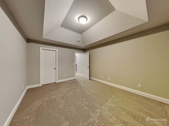 Building Photo - 302 Bronze Dr
