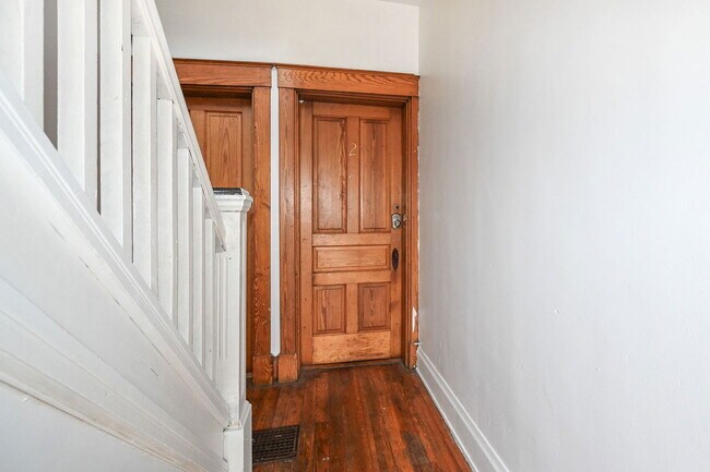 Building Photo - 2342 Chickasaw St