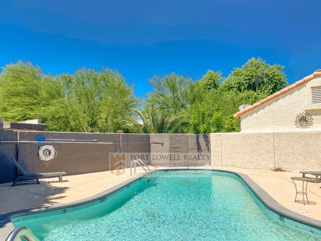 Building Photo - Super Charming 2 Bedroom 2 Bathroom Townhouse