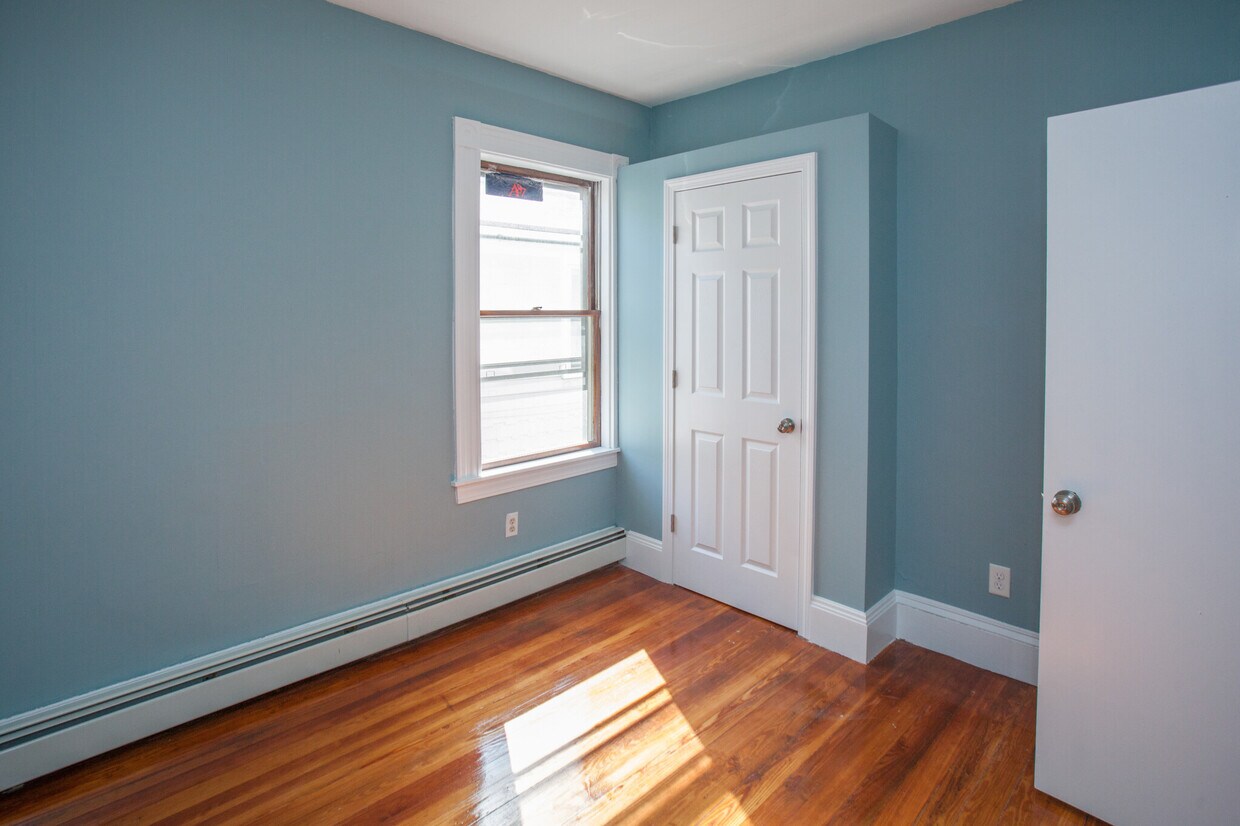 Building Photo - 171 Rindge Ave