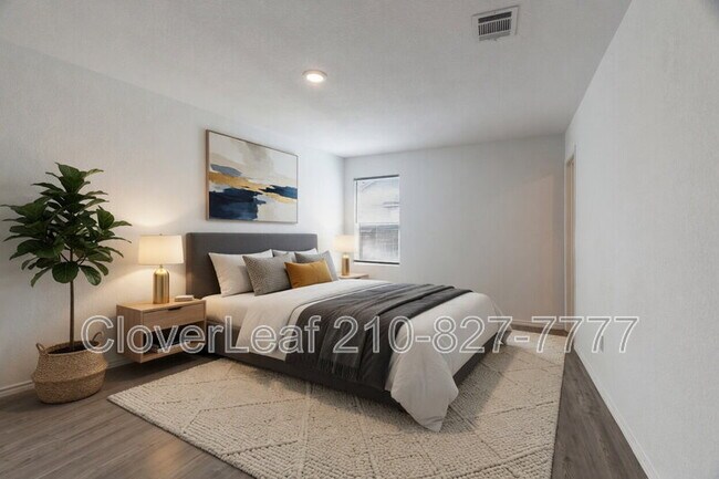 Building Photo - 2822 Millikan Dr