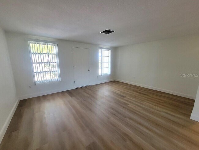 Building Photo - 10329 Castalie Dr