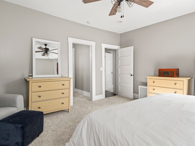 Building Photo - 622 N Hamilton Ave