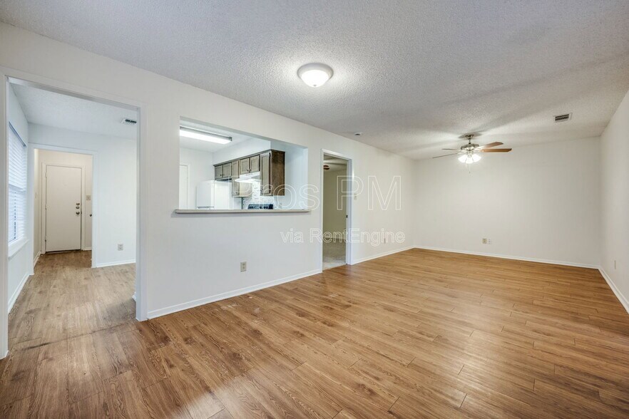 Building Photo - 329 Casie Ct