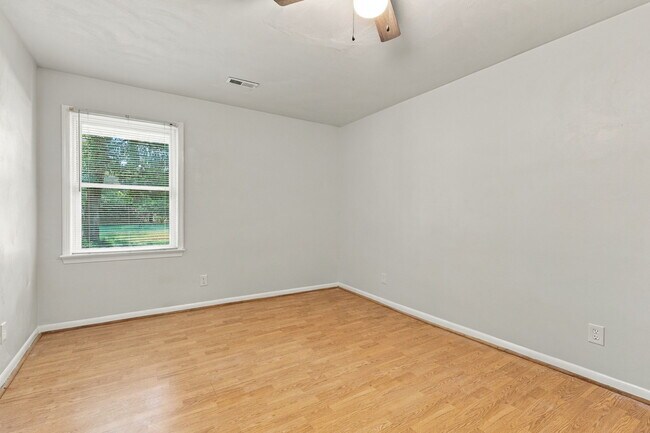 Building Photo - 2260 Indian River Rd