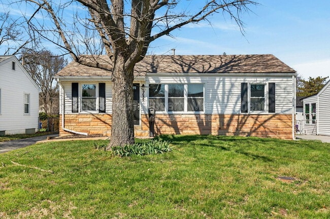 Building Photo - 9625 Theodosia Ave