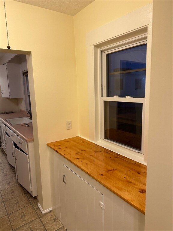 Building Photo - 44 Morton St