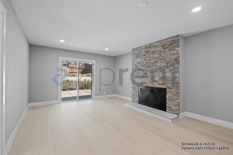 Building Photo - 3727 Northridge Dr