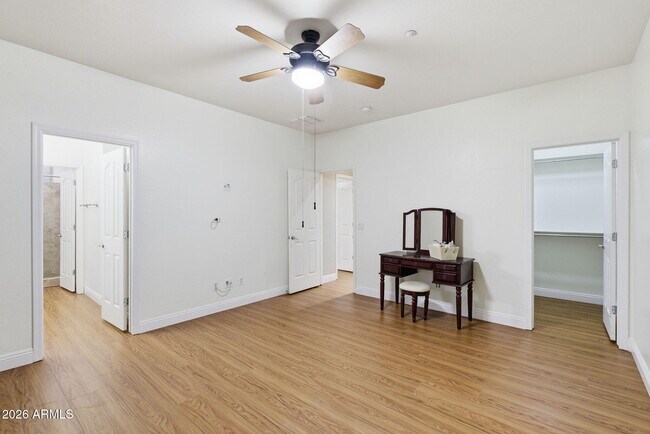 Building Photo - 6206 W Buckhorn Trail