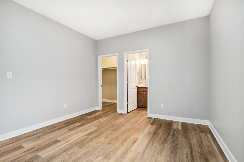 Building Photo - 2752 Guilford Ave