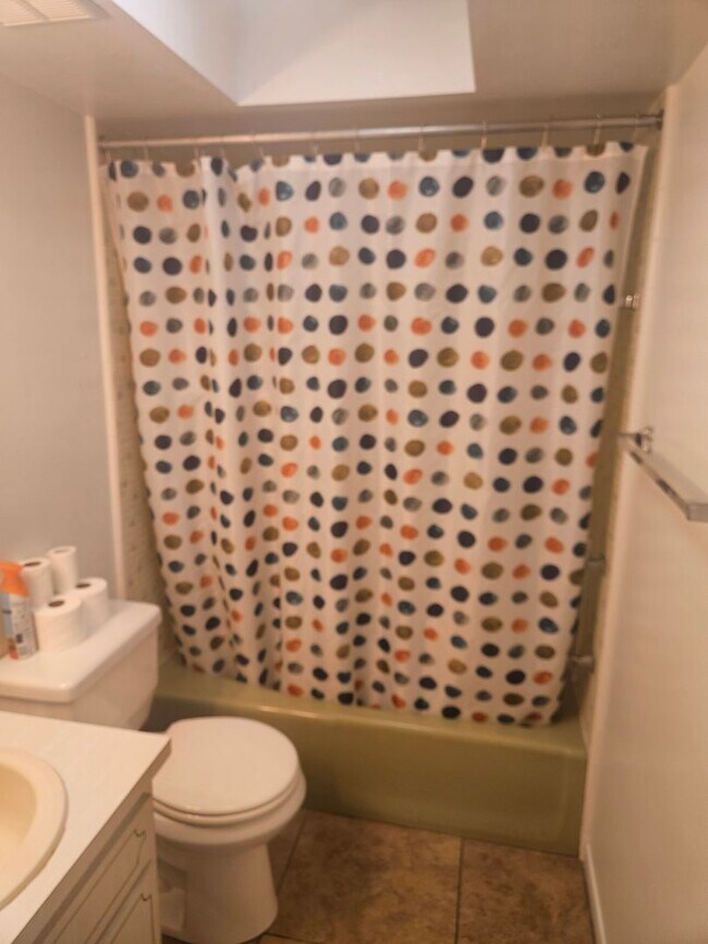 Building Photo - Charming 1-Bedroom 1-Bath Condo in 55+ Com...