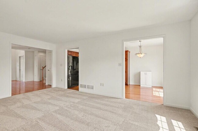 Building Photo - 5050 Mendenhall Dr.