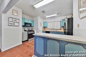 Building Photo - 631 N San Bernardo Ave