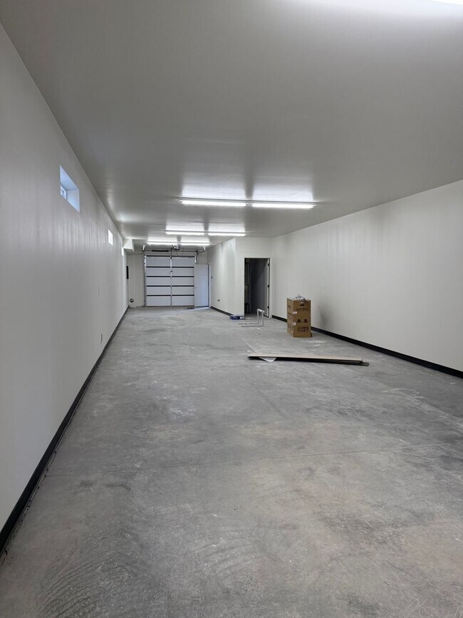 Building Photo - Duplex in CDA !
