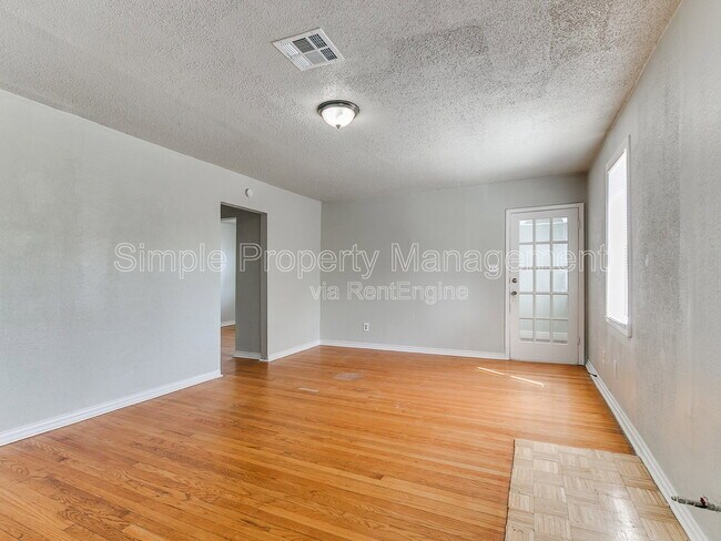 Building Photo - 1841 N Gatewood Ave