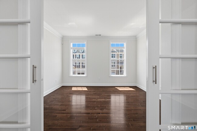 Building Photo - 15 Moorland Dr