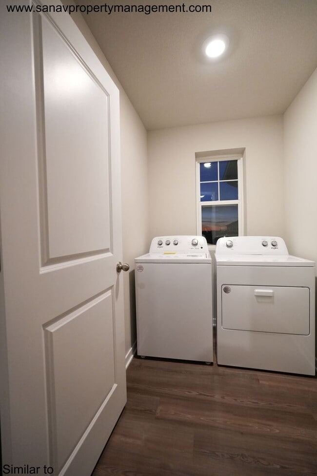 Building Photo - Townhome in Prime Ankeny Location