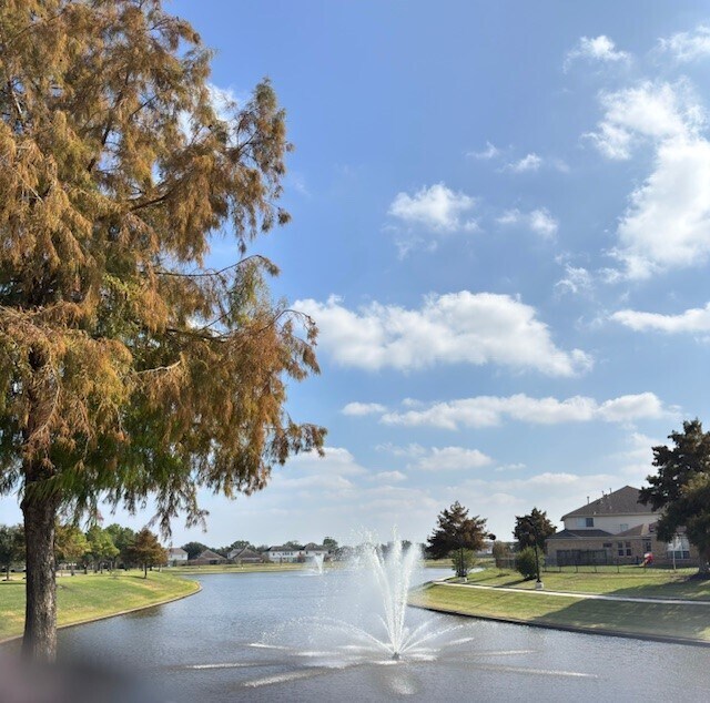 Building Photo - 18426 Cypress Lake Village Dr