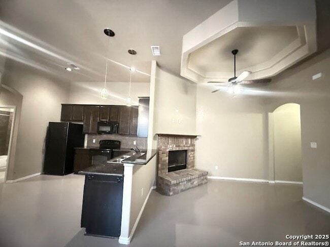 Building Photo - 254 Rosalie Dr