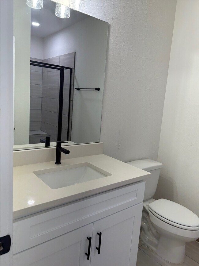 Building Photo - 16531 Oasis Mdw Ln