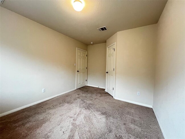 Building Photo - 2708 Cottonwood Shores Dr