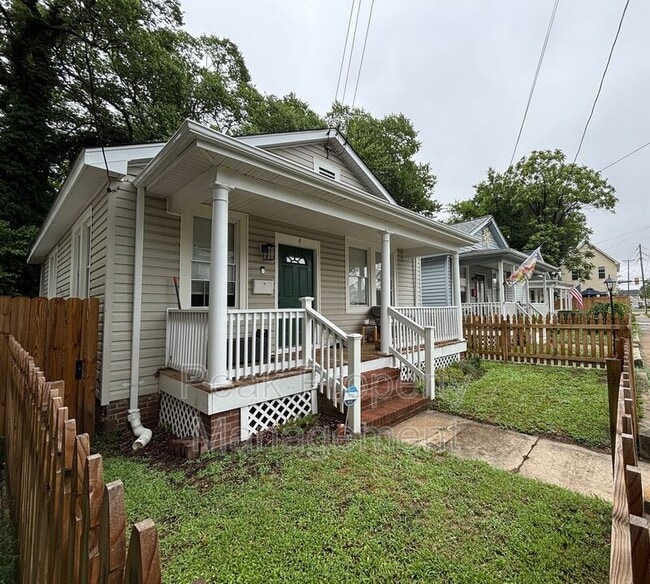 Building Photo - 9 W Broad Rock Rd