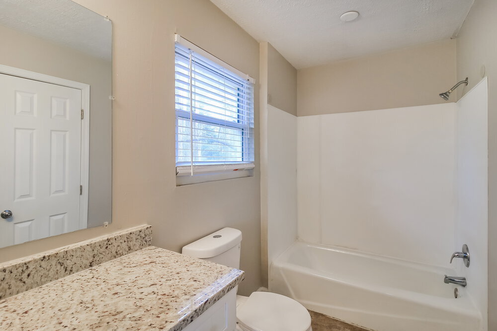 Building Photo - 694 Dixon Rd