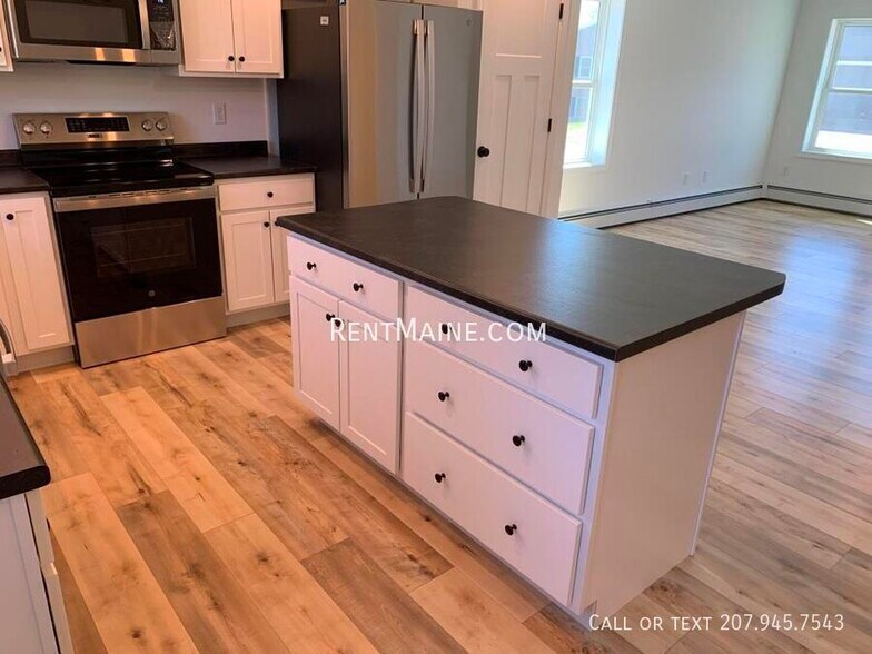 Building Photo - 66 Wildwood Dr