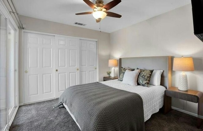Building Photo - 6068 Paseo Salinero