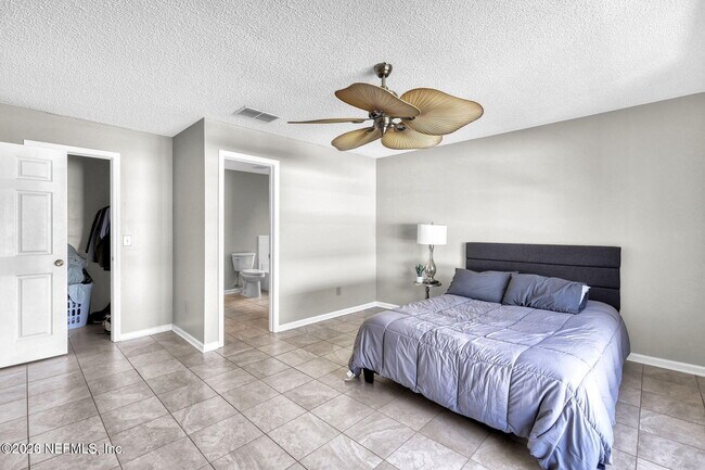 Building Photo - 12967 Canyon Creek Trail S