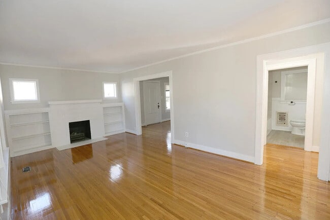 Building Photo - 723 N Monroe St