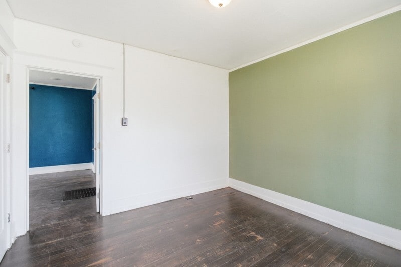 Building Photo - 423 Mill St