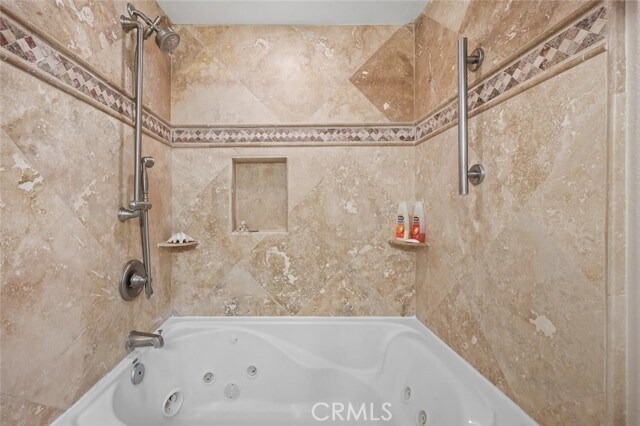 Building Photo - 174 Cliff Dr