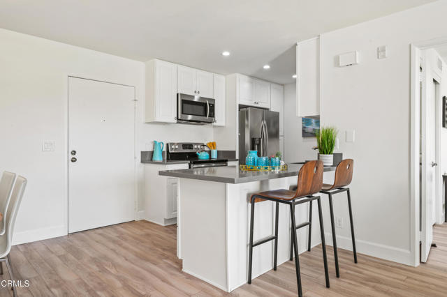 Building Photo - 4239 Vía Arbolada