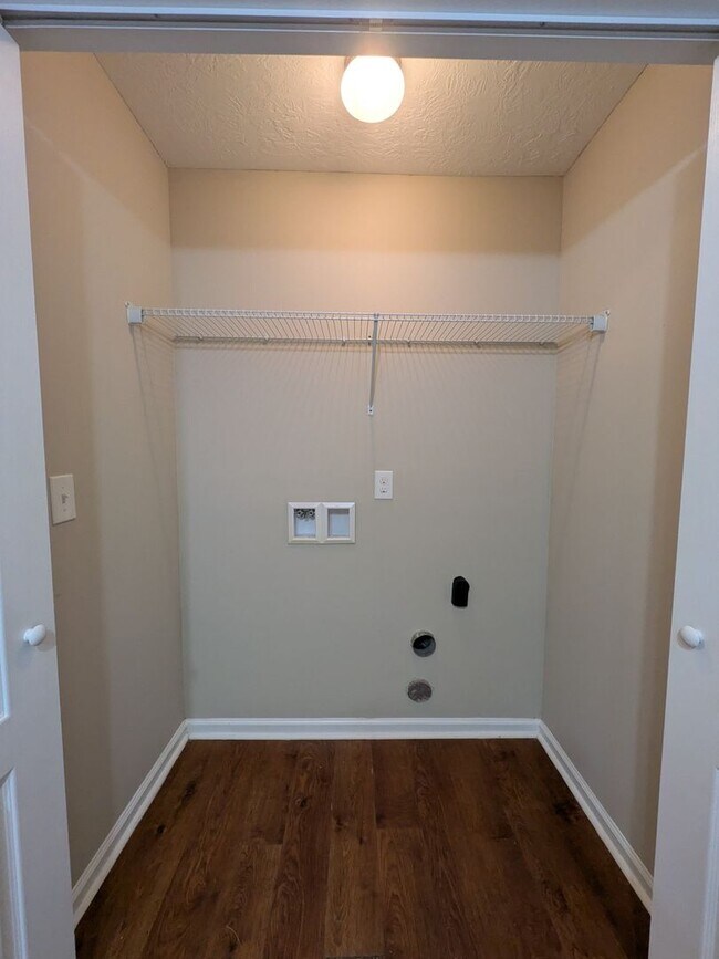 Building Photo - 264 Lynbrook Way