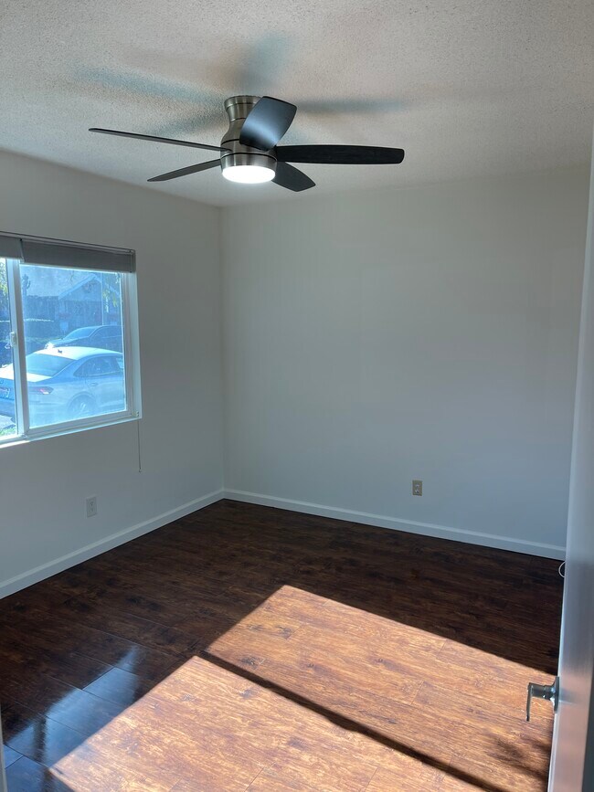 Building Photo - 3045 E Theresa St