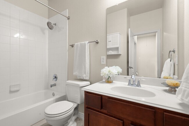 Building Photo - 2302 Oakleaf Hills Cir