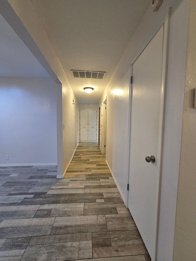 Building Photo - 4 bedroom 2 bath home in Seminole!