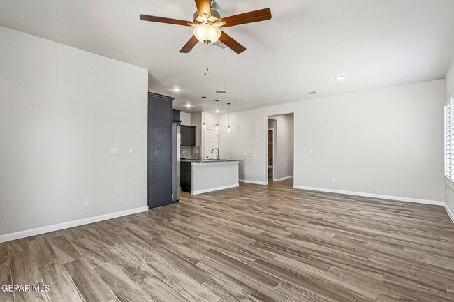 Building Photo - 14801 Mike a Mendoza Ave