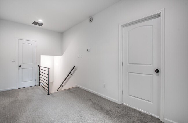 Building Photo - 1781 Forest Ave