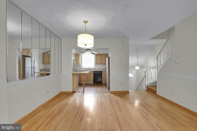 Building Photo - 6736 Emlen St